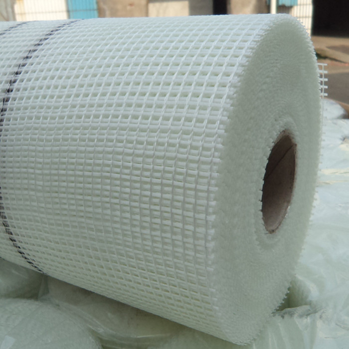 رولر شبکه تقویت شده فیبرگلاس قوی 50m-200m طول 4 * 4mm سوراخ برای حمایت از دیوار
