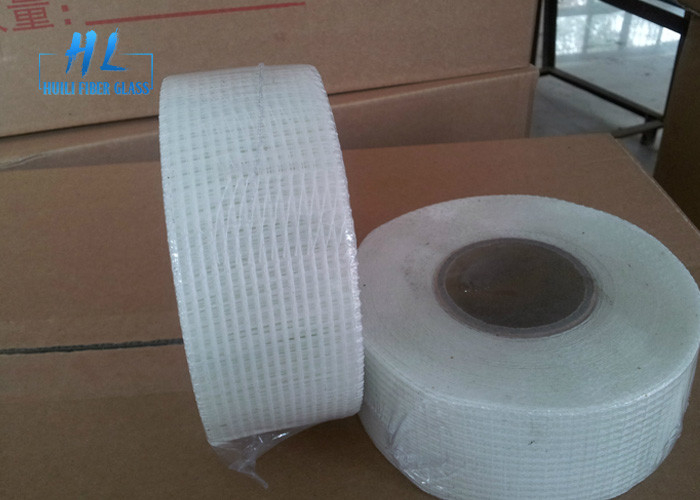 C نوار خود چسبنده براق شیشه ای صاف و با بافت فیبرگلاس استحکام نوار برای ترک های دیوار تا 500C